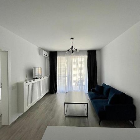 Cozy 1 Bedroom Apartment Oradea Eksteriør billede