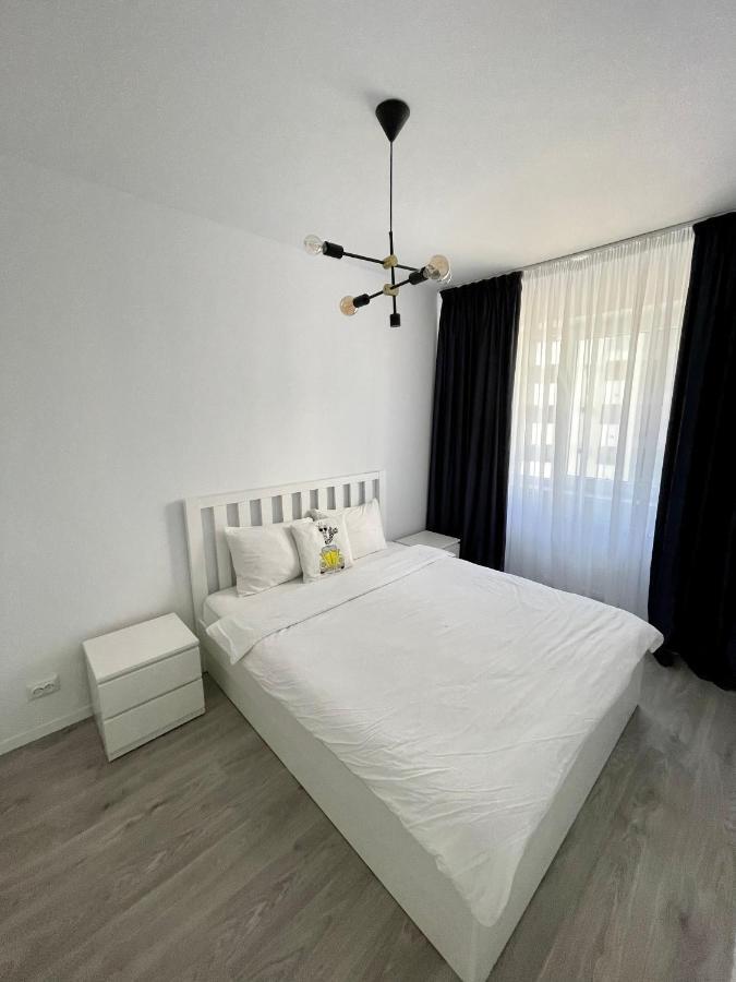 Cozy 1 Bedroom Apartment Oradea Eksteriør billede